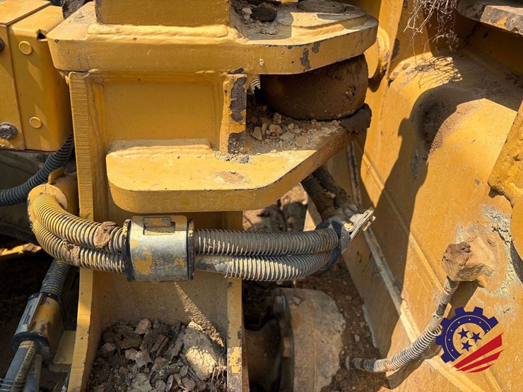 2015-caterpillar-d6t-lgp-image-17