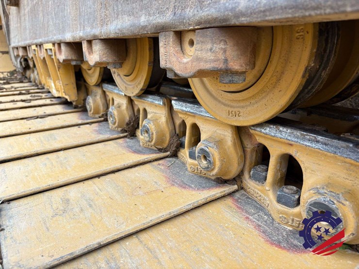 2015-caterpillar-d6t-lgp-image-43