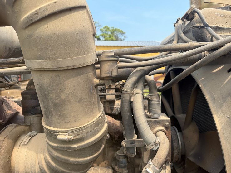 1990-freightliner-fld120-image-57