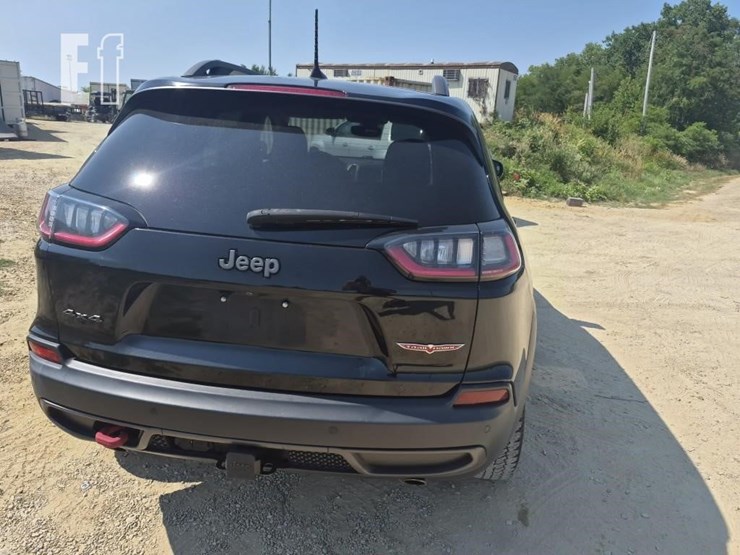 2018-jeep-cherokee-image-10