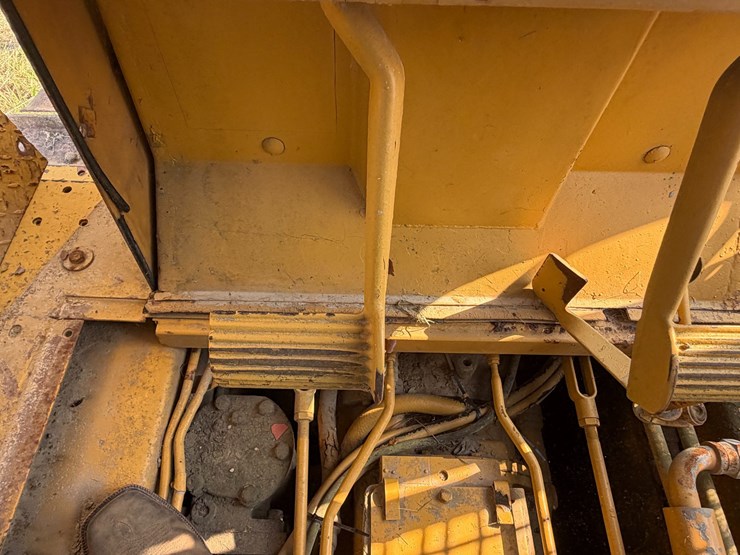1985-caterpillar-d4e-image-58