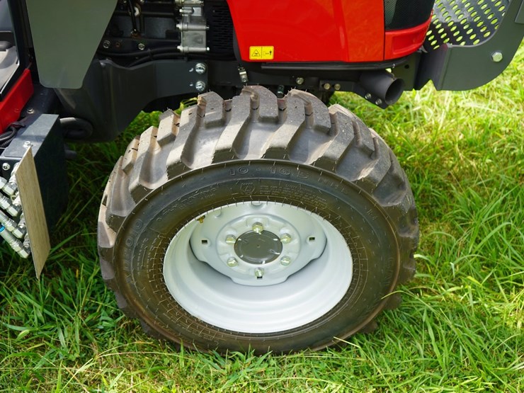 2024-massey-ferguson-1835m-image-22