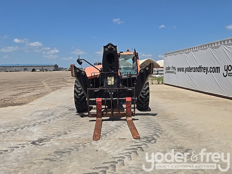2018-jlg-1055-image-8