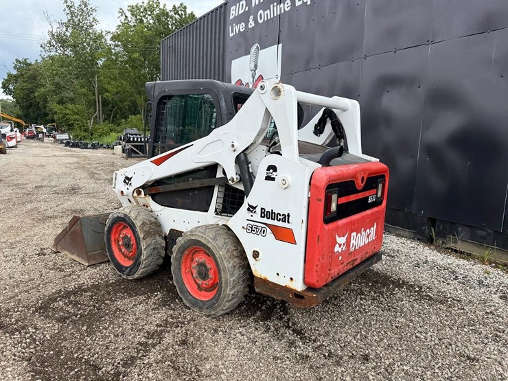2020-bobcat-s570-image-2