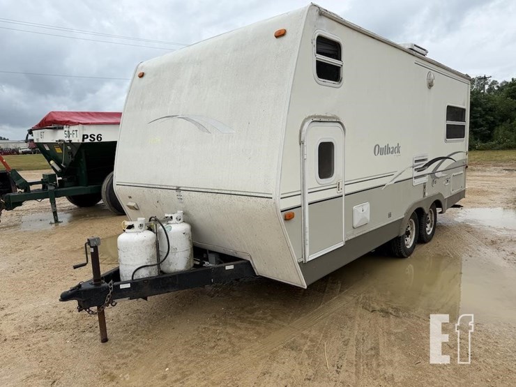 2004-keystone-rv-co-1004-image-3