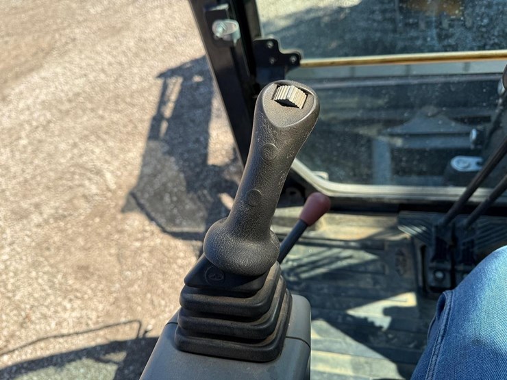 2021-bobcat-e60-image-25