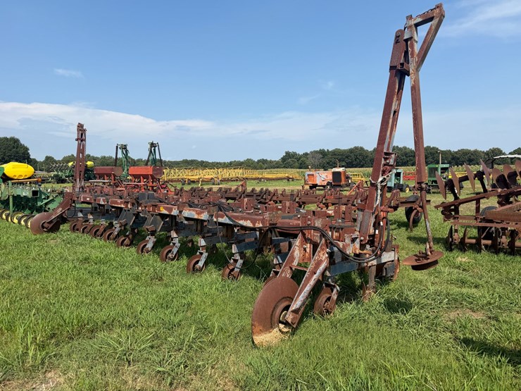 #52693-•-sprayrite-10-row-30"-cultivator-inv#52693-image-1