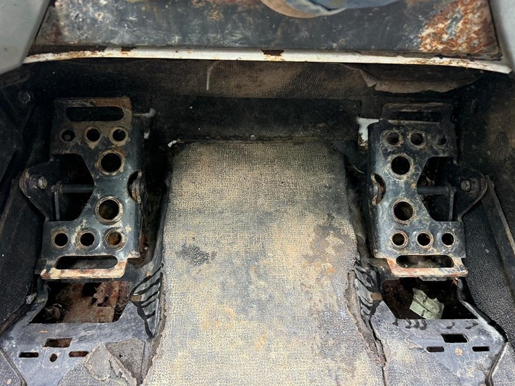 2012-bobcat-t750-image-20