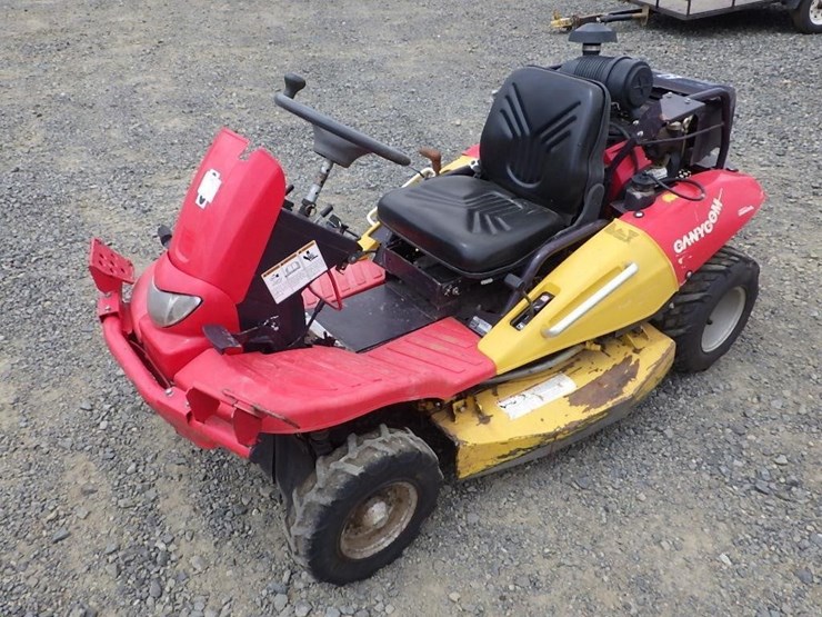 canycom-cmx2402-ride-on-mower-image-1