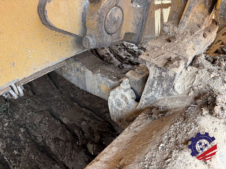 2015-caterpillar-d6t-lgp-image-50