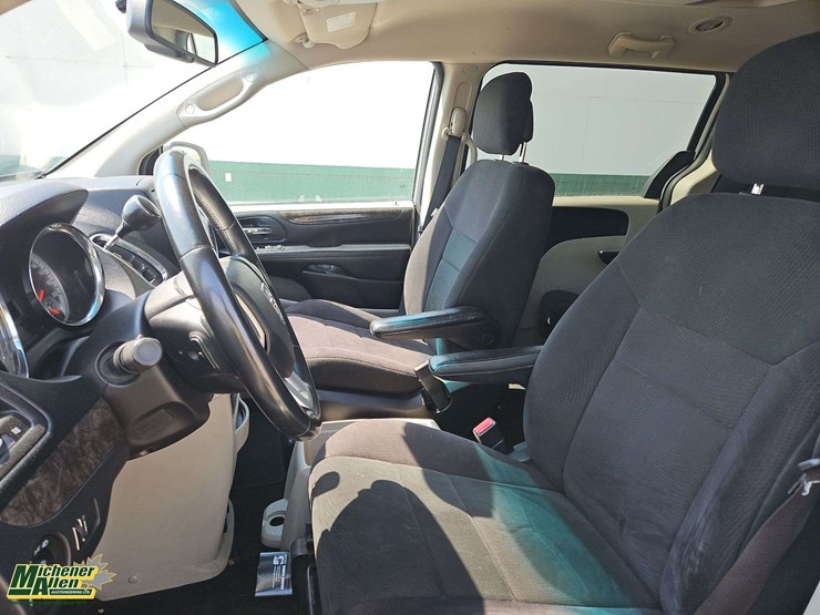 2011-dodge-grand-caravan-se-image-14