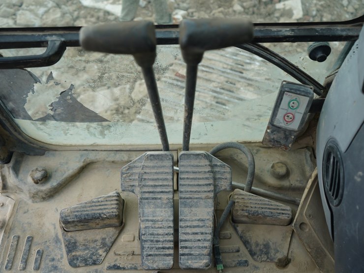 2006-komatsu-pc220-lc-8-image-9