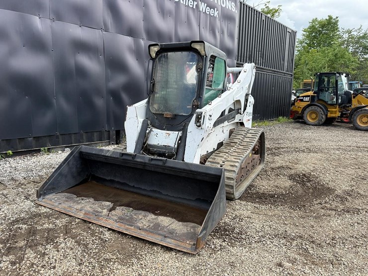 2012-bobcat-t870-image-8