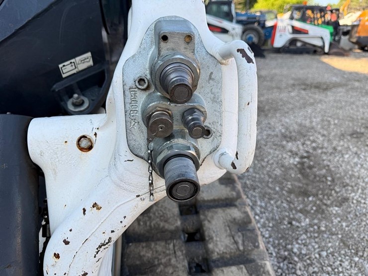 2021-bobcat-t64-image-11