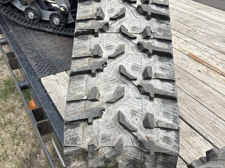 4x-trek-commander-tracks-image-7
