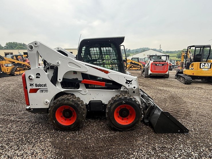 2022-bobcat-s770-image-5