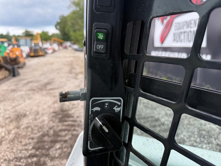 2020-bobcat-s570-image-20