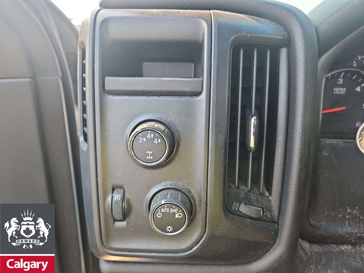 2015-gmc-sierra-2500hd-image-18