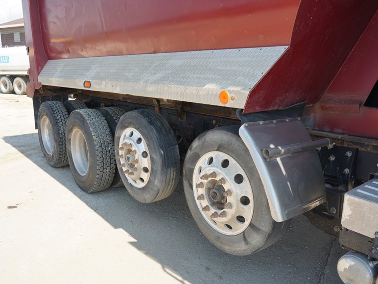 2018-mack-granite-gu713-image-26
