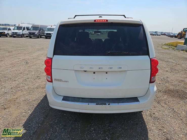 2011-dodge-grand-caravan-se-image-4