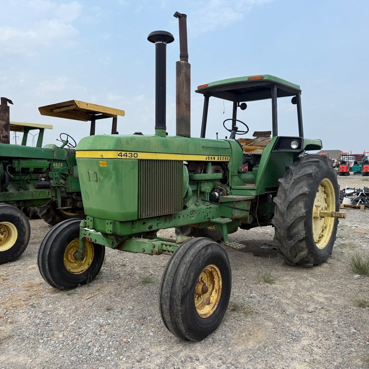 1976 JOHN DEERE 4430