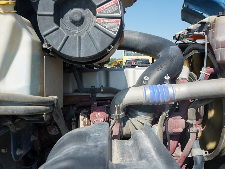 2014-mack-granite-gu713-image-22