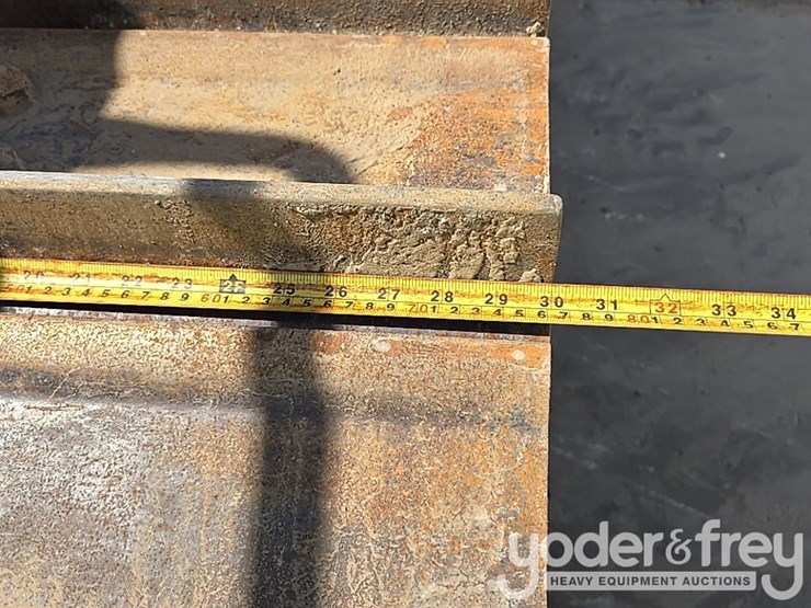 2020-caterpillar-d6k2-lgp-image-19