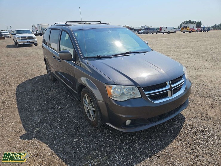 2016-dodge-grand-caravan-image-38