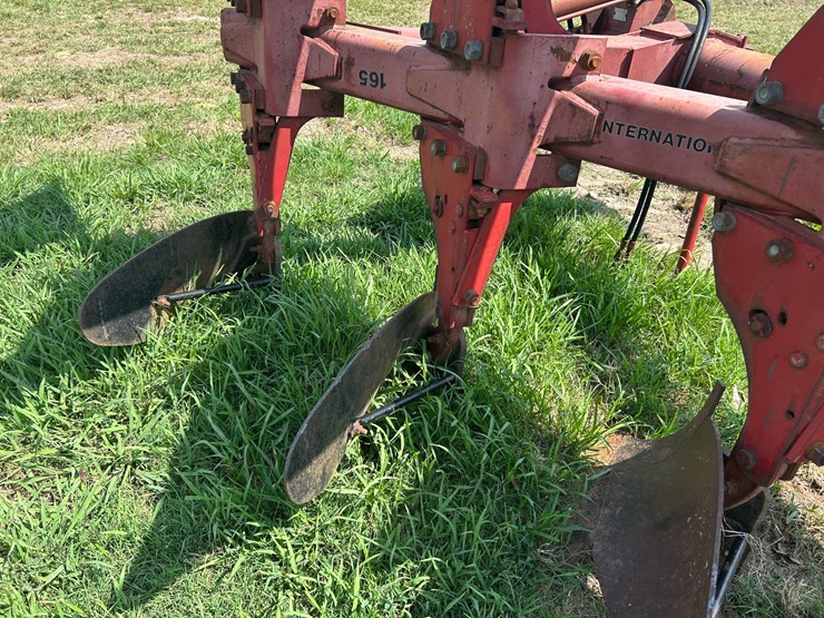 case-ih-165-image-12