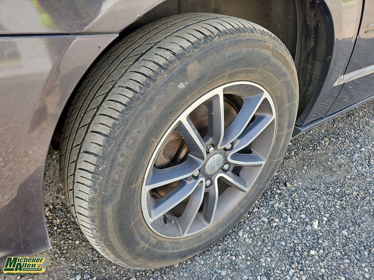 2016-dodge-grand-caravan-image-26