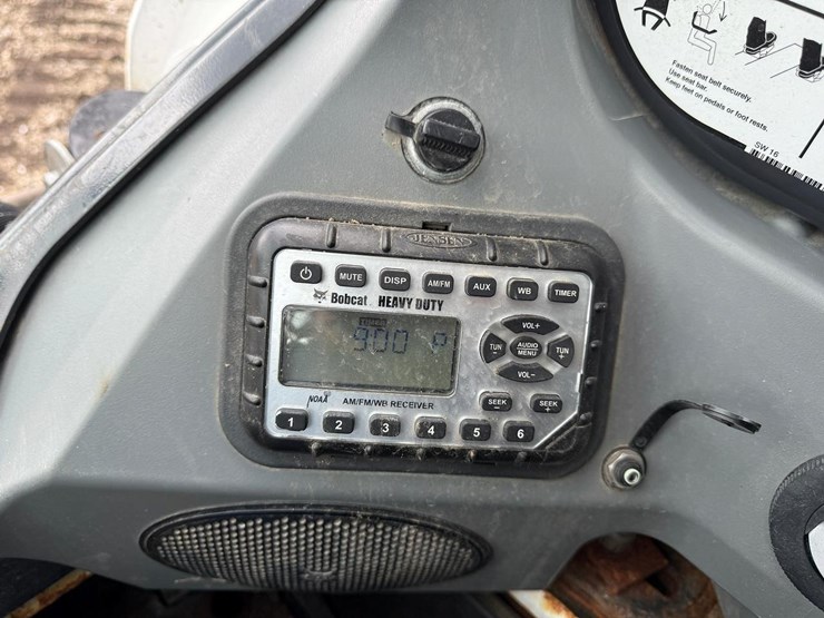 2020-bobcat-s570-image-18