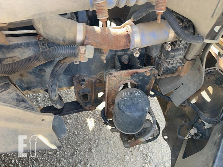 2004-freightliner-columbia-120-image-24