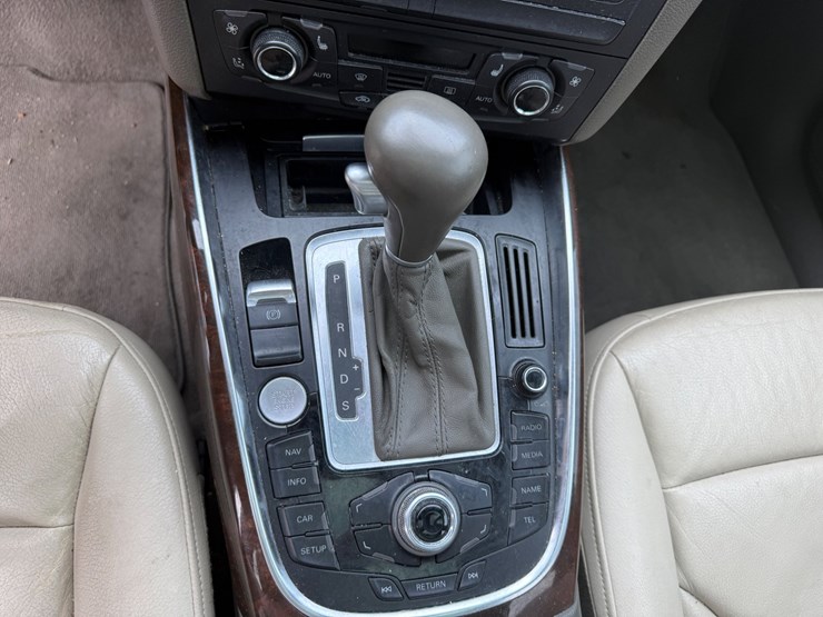 2012-audi-q5-image-39