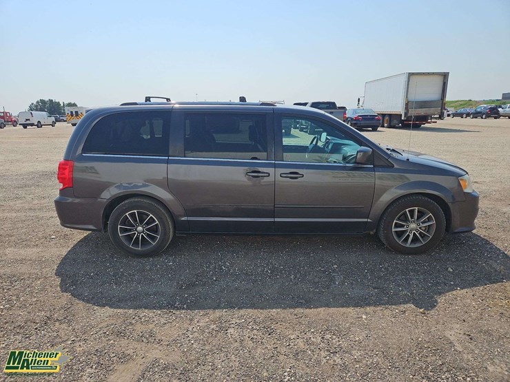 2016-dodge-grand-caravan-image-34