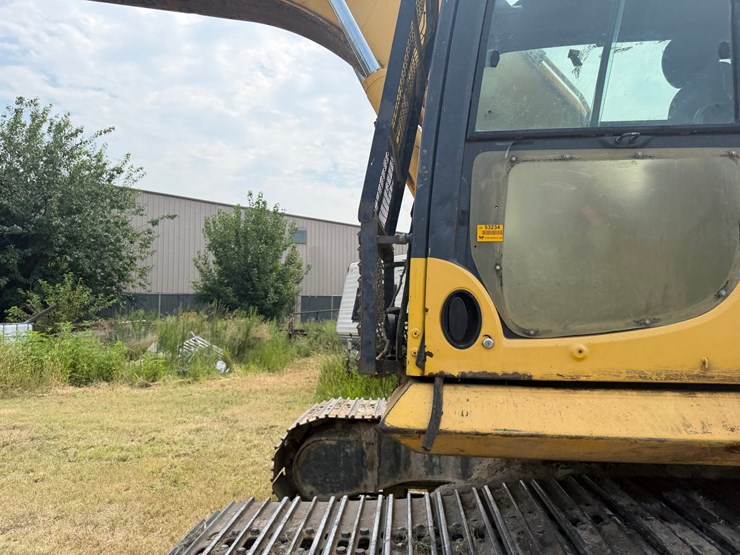 komatsu-pc200-image-34