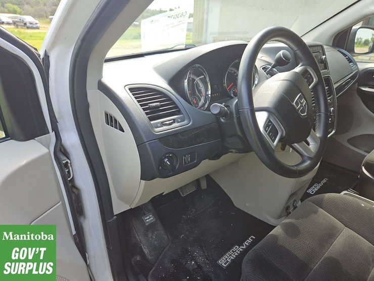 2016-dodge-grand-caravan-sxt-image-17