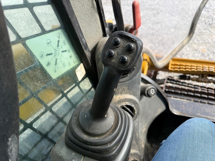 2016-caterpillar-289d-image-24