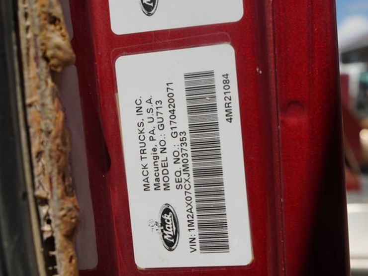 2018-mack-granite-gu713-image-8