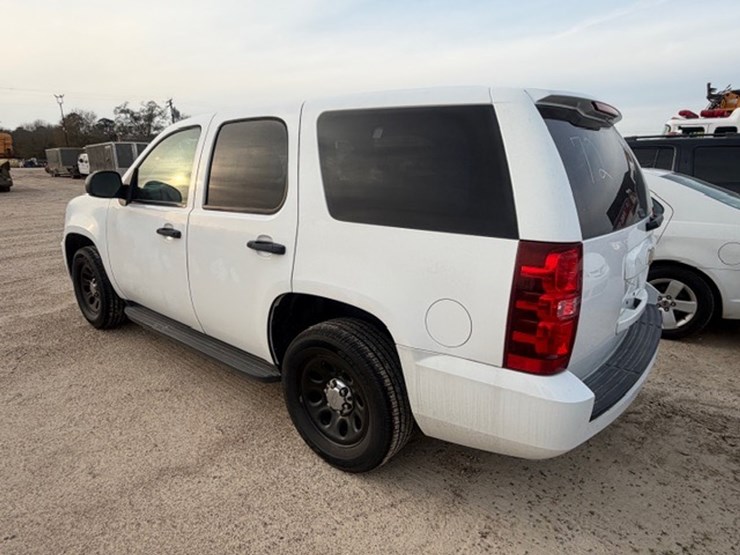 2012-chevrolet-tahoe-image-4