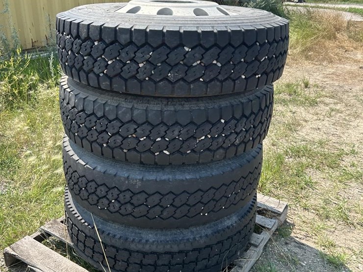 4x-295/75r22.5-rims-and-tires-image-2