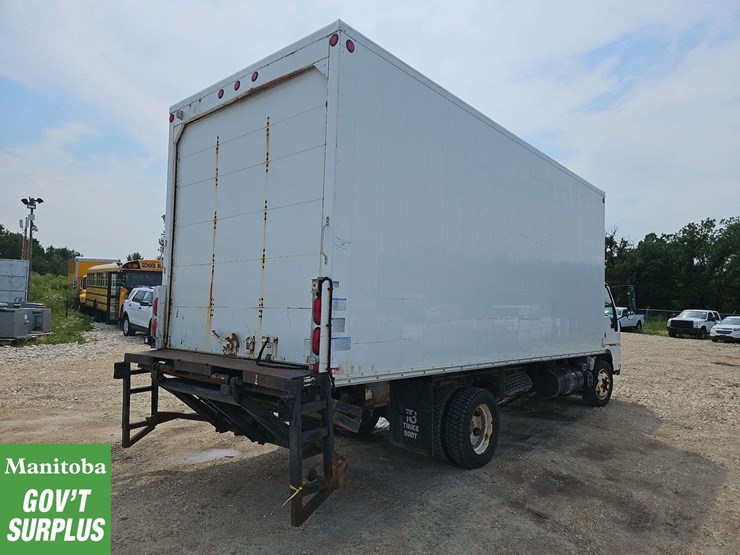 2007-gmc-w5500-image-7
