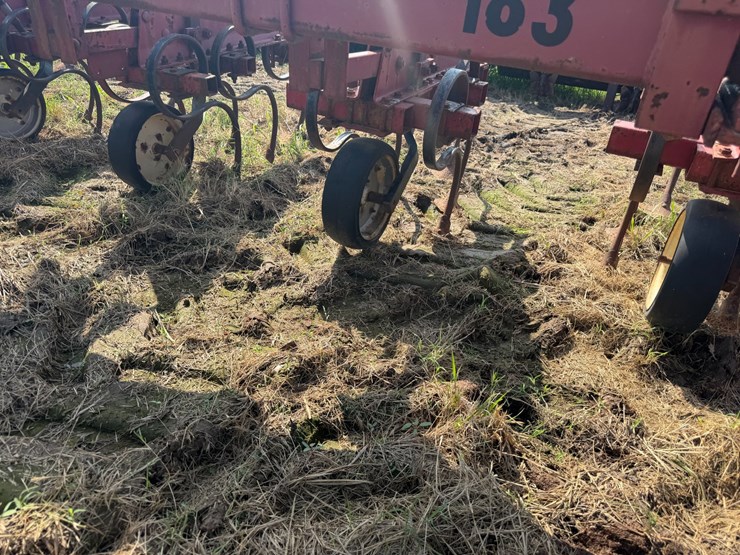 case-ih-183-image-31