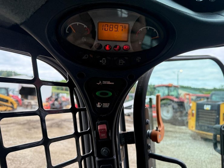 2020-bobcat-s570-image-22