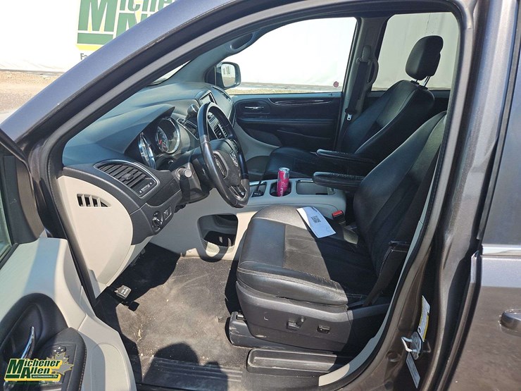 2016-dodge-grand-caravan-image-12