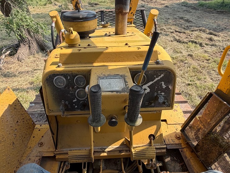 1985-caterpillar-d4e-image-57