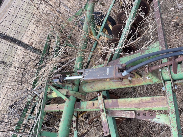 john-deere-11-image-6