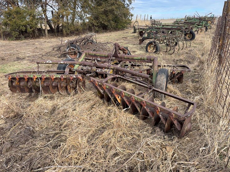 john-deere-11-image-6