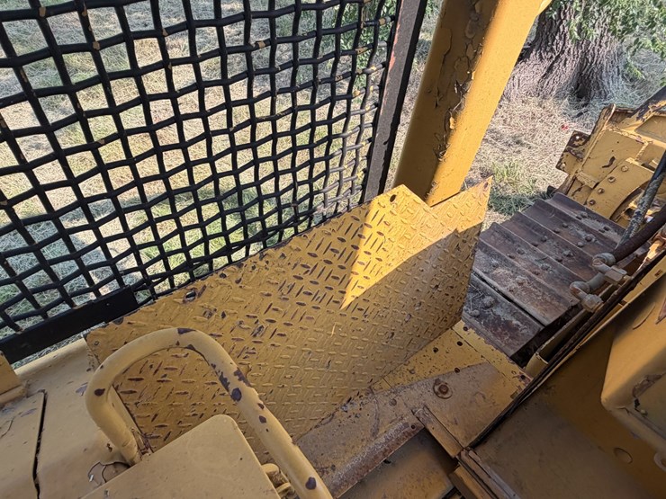 1985-caterpillar-d4e-image-61