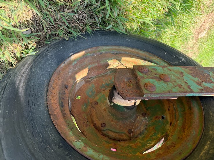john-deere-100-image-9