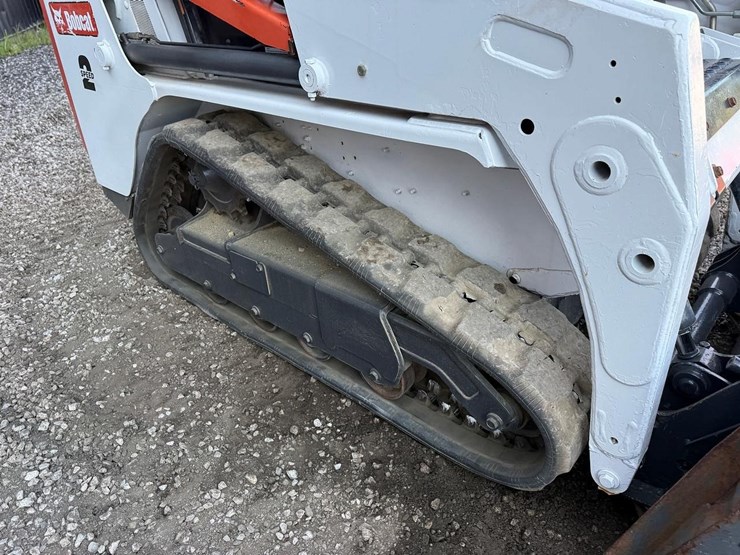 2014-bobcat-t110-image-13
